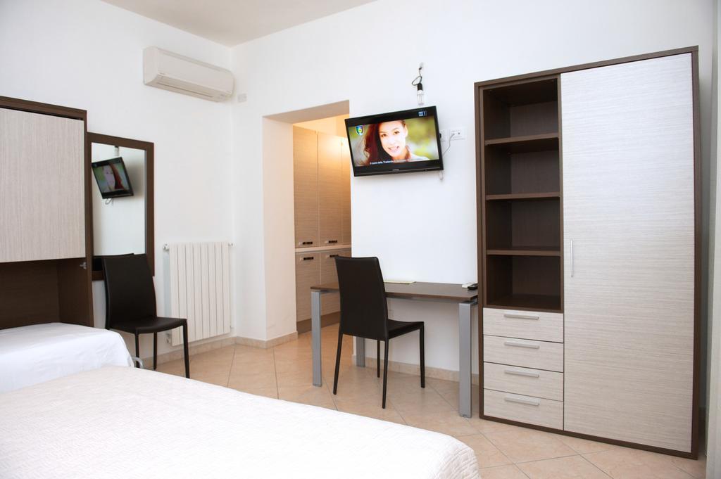 Domo - Guest-House Il Nespolo Fiorito Bed and Breakfast Orosei Exteriör bild