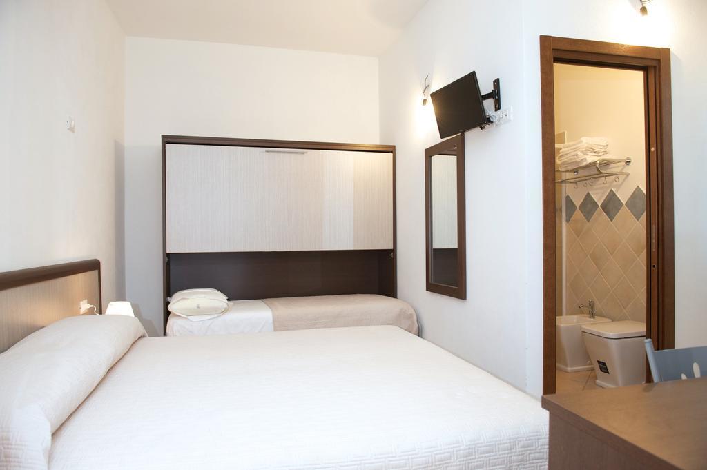 Domo - Guest-House Il Nespolo Fiorito Bed and Breakfast Orosei Exteriör bild