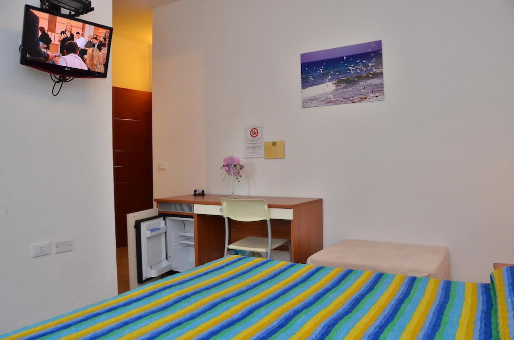 Domo - Guest-House Il Nespolo Fiorito Bed and Breakfast Orosei Exteriör bild