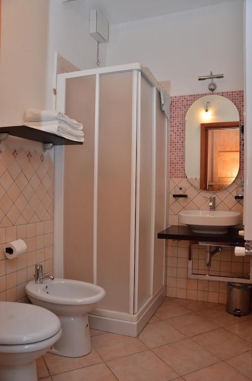 Domo - Guest-House Il Nespolo Fiorito Bed and Breakfast Orosei Exteriör bild