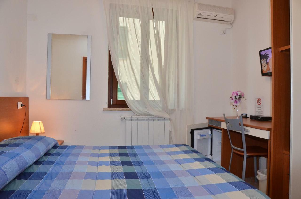 Domo - Guest-House Il Nespolo Fiorito Bed and Breakfast Orosei Exteriör bild